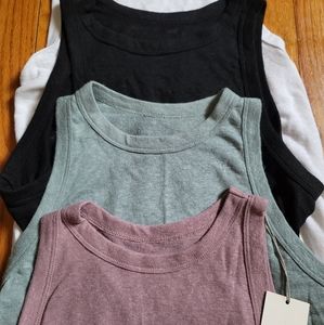 *Brand New-Womens Tank Bundle